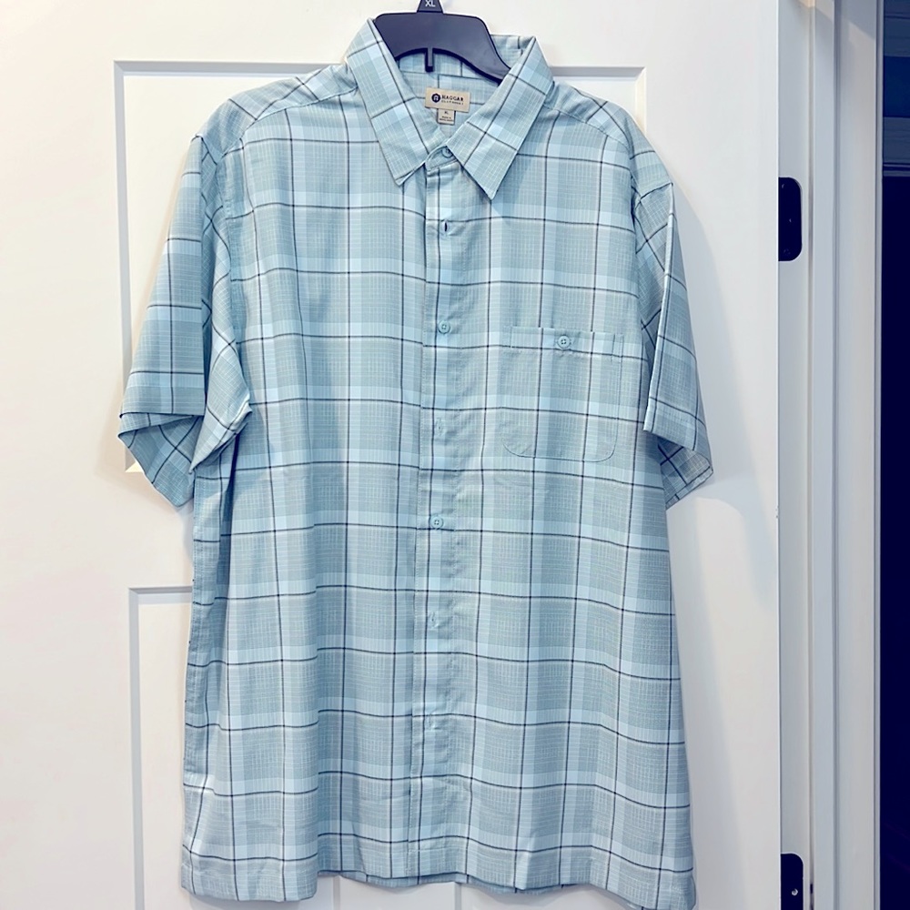 Haggar Clothing Men’s Button Up Shirt